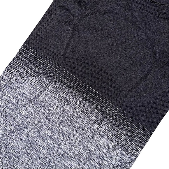 Lululemon Run Swiftly Tech Short Sleeve Crew Athletic Top in Black White Sz 4 - Picture 6 of 9